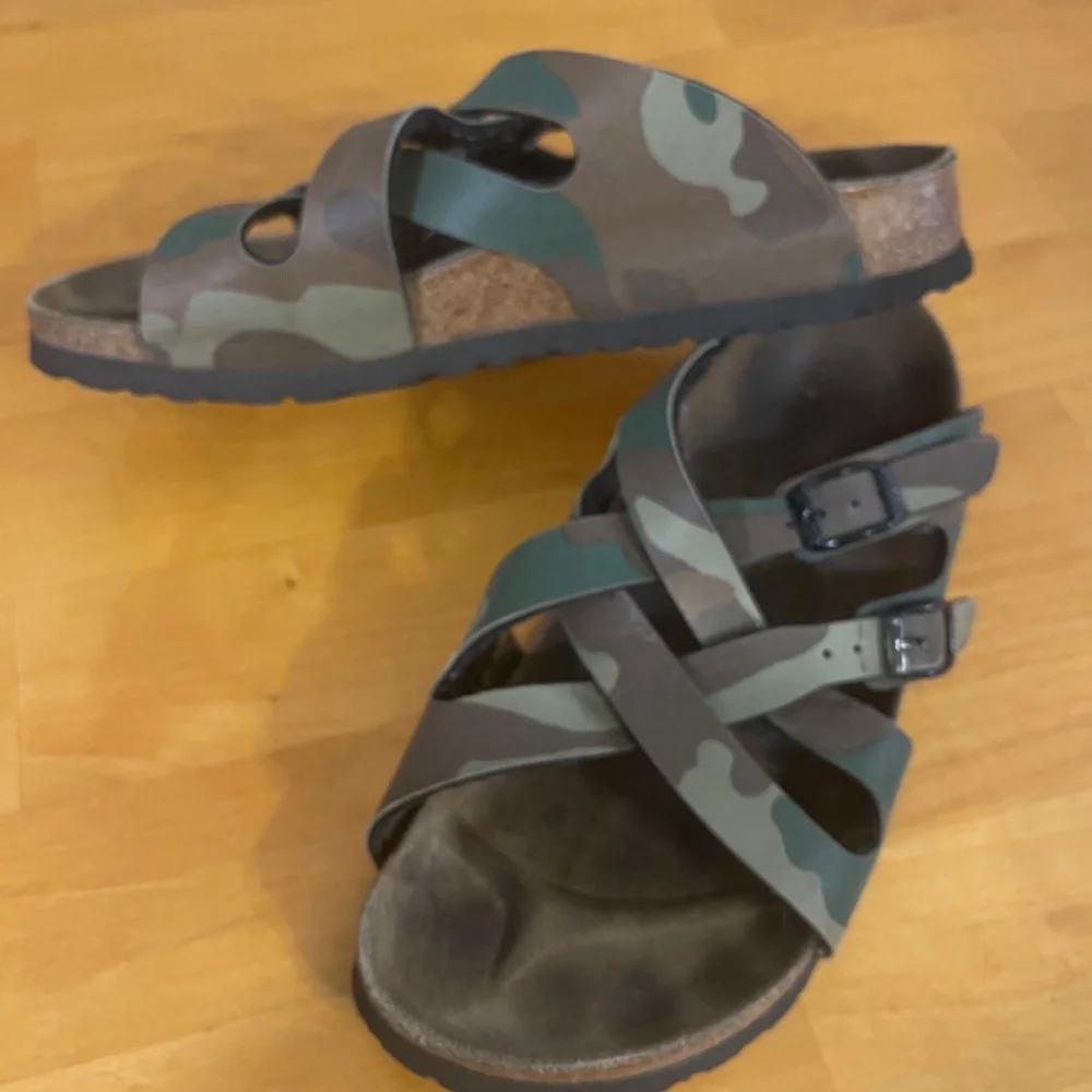 Camo Birkies by Birkenstock Strappy Footbed Sandals W 7 - Picture 1 of 8